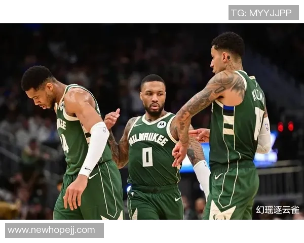 精彩对决回顾NBA录像雄鹿队对阵勇士队的激烈比赛瞬间分析 精彩对决回顾NBA录像雄鹿队对阵勇士队的激烈比赛瞬间分析